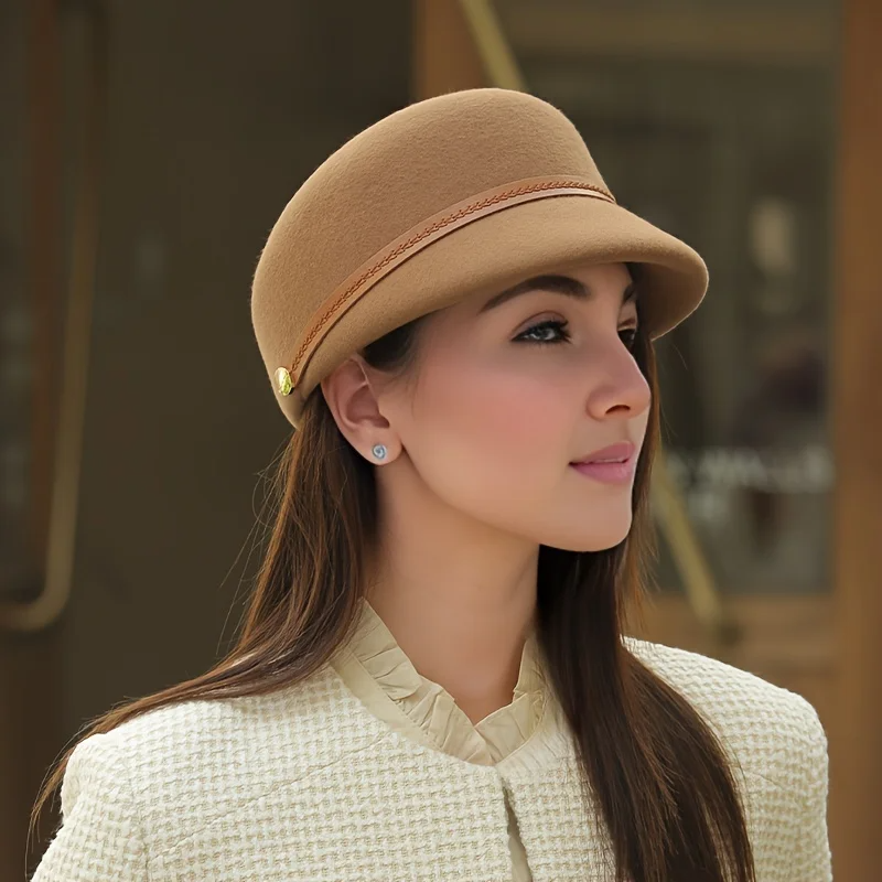 Equestrian hat with leather headband