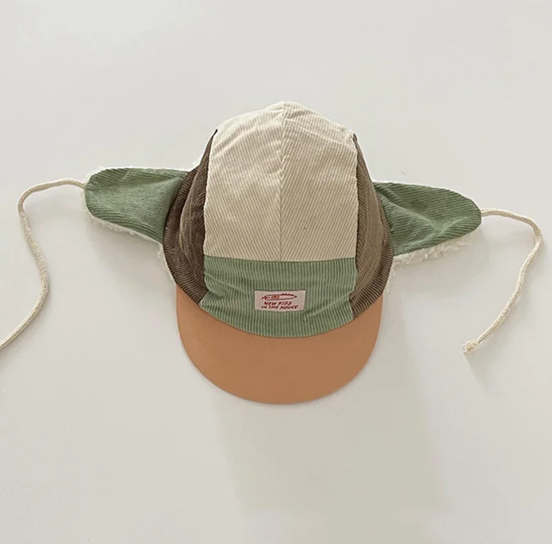 Hat with earmuffs for child